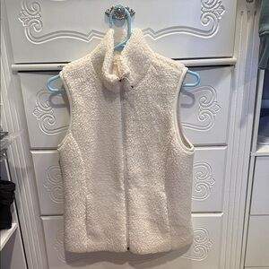 Calia Women's Cream Sherpa Vest nwt.